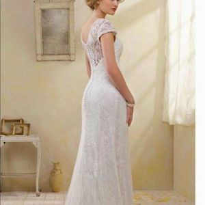 Ivory Lac delicate bridal gown sz4 new